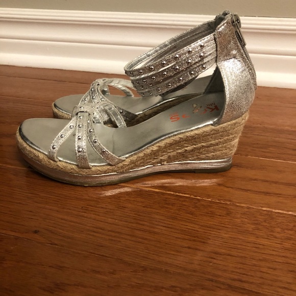 Michael Kors Sandals - Picture 2 of 4